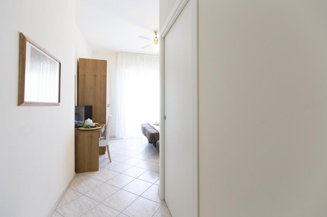 Hotel Esplanade Rimini Bagian luar foto